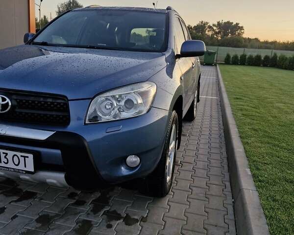 Сірий Тойота РАВ 4, об'ємом двигуна 2 л та пробігом 190 тис. км за 8999 $, фото 5 на Automoto.ua