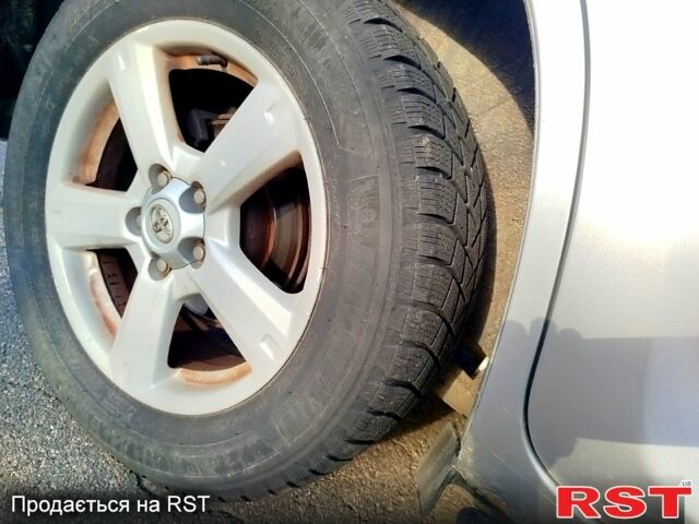 Серый Тойота РАВ 4, объемом двигателя 2 л и пробегом 196 тыс. км за 9100 $, фото 9 на Automoto.ua