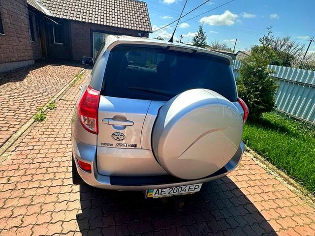 Сірий Тойота РАВ 4, об'ємом двигуна 2 л та пробігом 149 тис. км за 9370 $, фото 3 на Automoto.ua