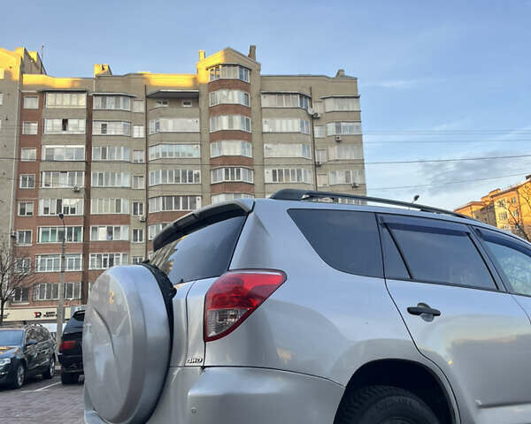 Серый Тойота РАВ 4, объемом двигателя 2.36 л и пробегом 213 тыс. км за 6400 $, фото 5 на Automoto.ua