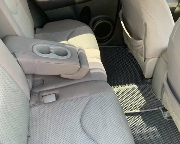 Серый Тойота РАВ 4, объемом двигателя 2.4 л и пробегом 290 тыс. км за 7495 $, фото 14 на Automoto.ua