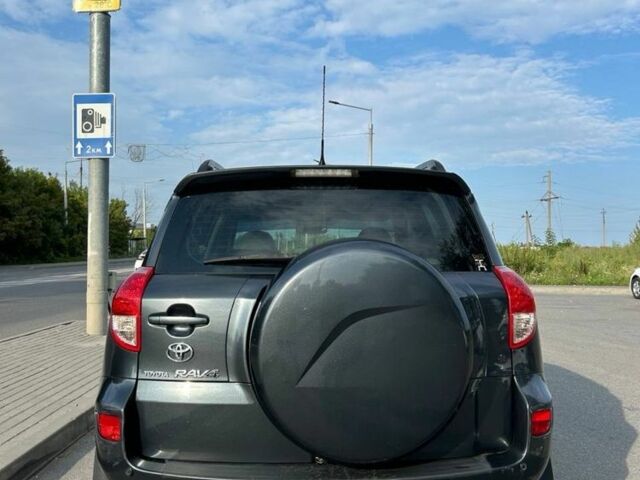 Сірий Тойота РАВ 4, об'ємом двигуна 2 л та пробігом 223 тис. км за 10000 $, фото 7 на Automoto.ua