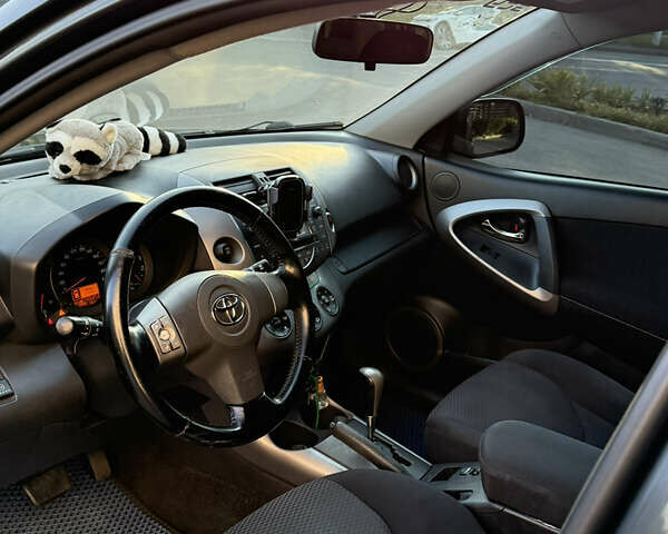 Серый Тойота РАВ 4, объемом двигателя 2 л и пробегом 149 тыс. км за 9500 $, фото 15 на Automoto.ua