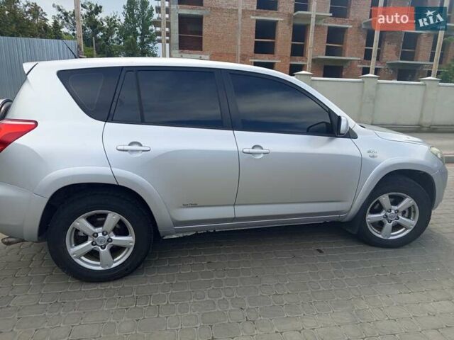 Серый Тойота РАВ 4, объемом двигателя 2.2 л и пробегом 257 тыс. км за 9000 $, фото 4 на Automoto.ua