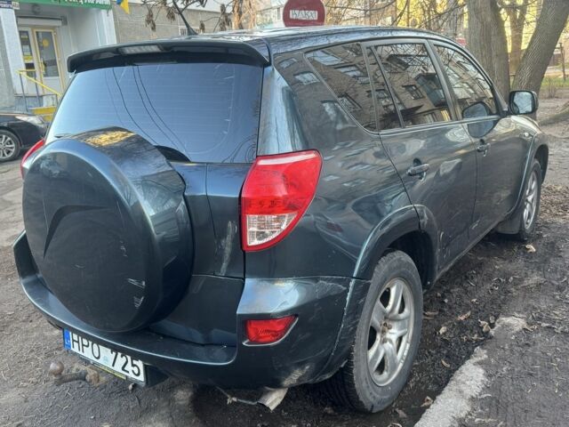 Сірий Тойота РАВ 4, об'ємом двигуна 2.2 л та пробігом 220 тис. км за 3950 $, фото 2 на Automoto.ua