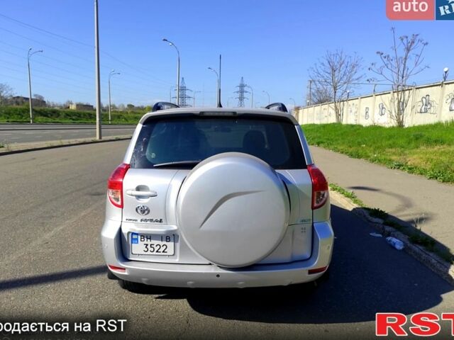 Серый Тойота РАВ 4, объемом двигателя 2.4 л и пробегом 164 тыс. км за 9100 $, фото 2 на Automoto.ua