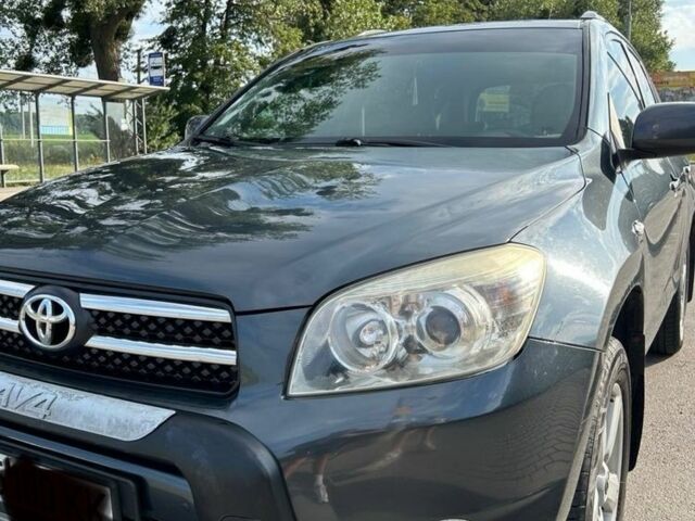 Сірий Тойота РАВ 4, об'ємом двигуна 2 л та пробігом 223 тис. км за 10000 $, фото 1 на Automoto.ua