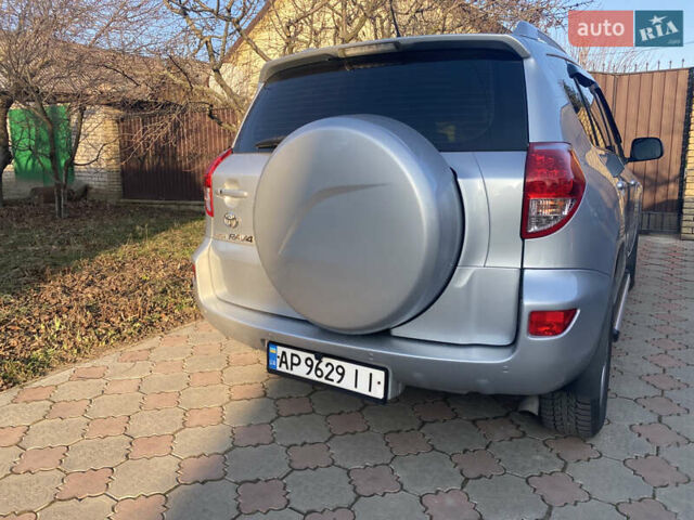 Серый Тойота РАВ 4, объемом двигателя 2 л и пробегом 301 тыс. км за 8800 $, фото 3 на Automoto.ua