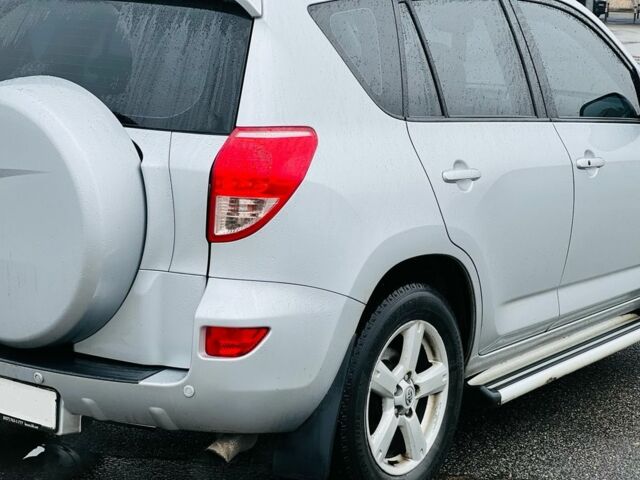 Серый Тойота РАВ 4, объемом двигателя 2 л и пробегом 226 тыс. км за 7999 $, фото 9 на Automoto.ua