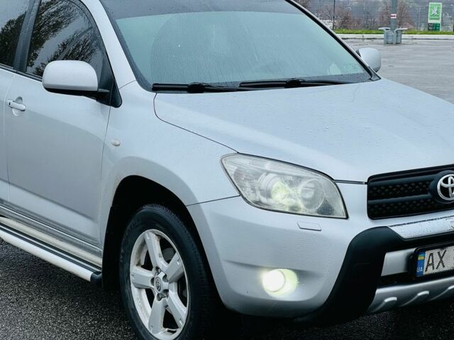 Серый Тойота РАВ 4, объемом двигателя 2 л и пробегом 226 тыс. км за 7999 $, фото 10 на Automoto.ua