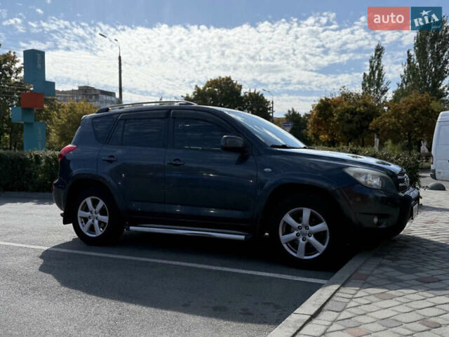 Серый Тойота РАВ 4, объемом двигателя 2.4 л и пробегом 155 тыс. км за 11000 $, фото 16 на Automoto.ua
