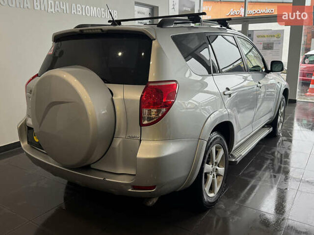 Сірий Тойота РАВ 4, об'ємом двигуна 2.36 л та пробігом 144 тис. км за 11000 $, фото 6 на Automoto.ua
