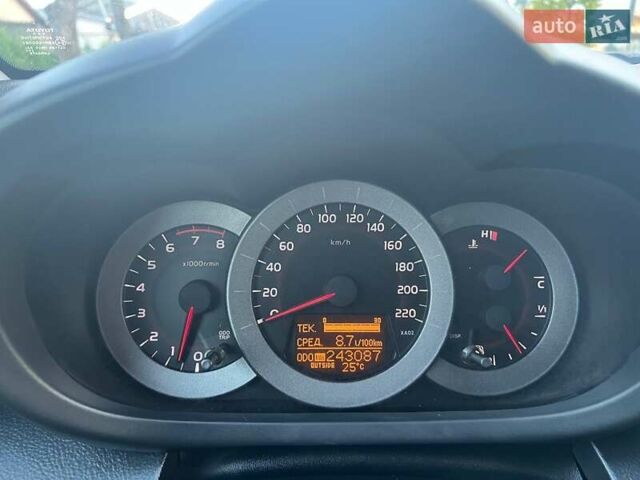 Серый Тойота РАВ 4, объемом двигателя 2 л и пробегом 243 тыс. км за 8800 $, фото 16 на Automoto.ua