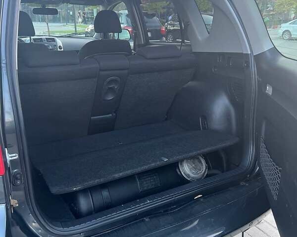 Серый Тойота РАВ 4, объемом двигателя 2 л и пробегом 243 тыс. км за 8800 $, фото 12 на Automoto.ua