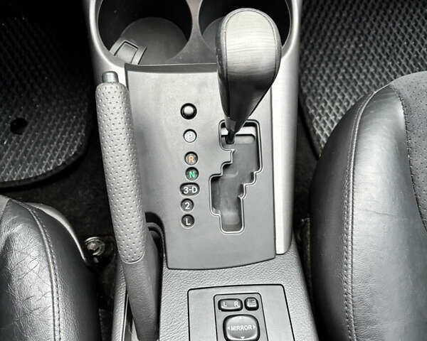 Серый Тойота РАВ 4, объемом двигателя 2 л и пробегом 172 тыс. км за 9500 $, фото 27 на Automoto.ua