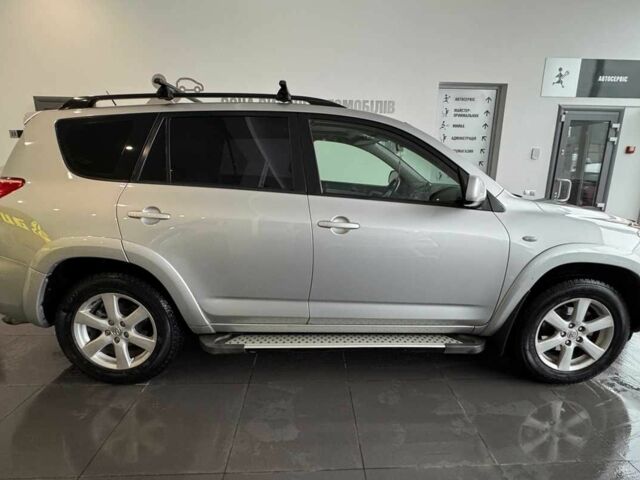 Серый Тойота РАВ 4, объемом двигателя 2.4 л и пробегом 144 тыс. км за 11000 $, фото 7 на Automoto.ua