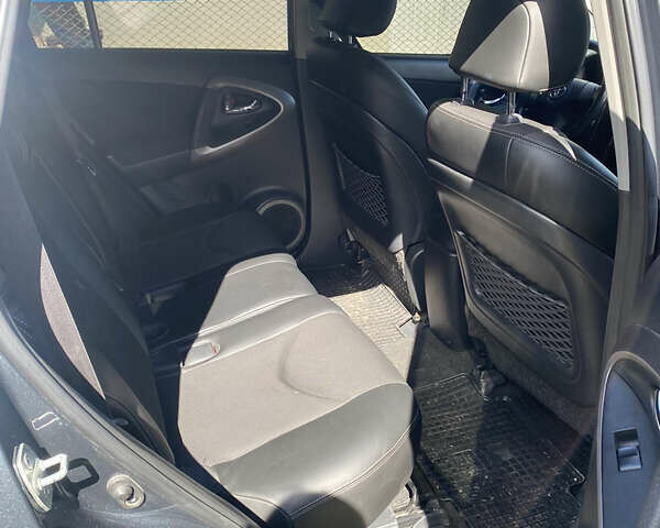 Серый Тойота РАВ 4, объемом двигателя 2.23 л и пробегом 203 тыс. км за 9990 $, фото 7 на Automoto.ua