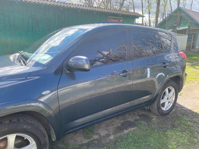 Сірий Тойота РАВ 4, об'ємом двигуна 2.2 л та пробігом 220 тис. км за 8300 $, фото 2 на Automoto.ua