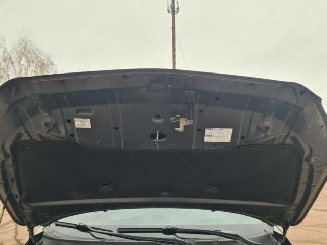 Серый Тойота РАВ 4, объемом двигателя 2 л и пробегом 238 тыс. км за 8800 $, фото 4 на Automoto.ua