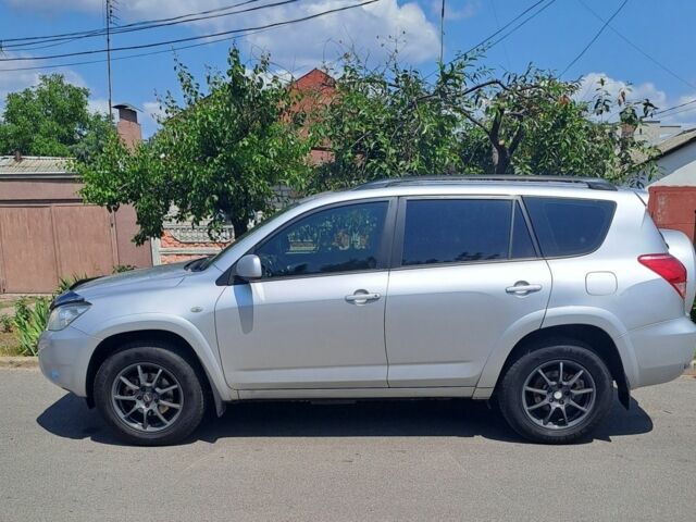 Серый Тойота РАВ 4, объемом двигателя 2.4 л и пробегом 273 тыс. км за 9500 $, фото 6 на Automoto.ua