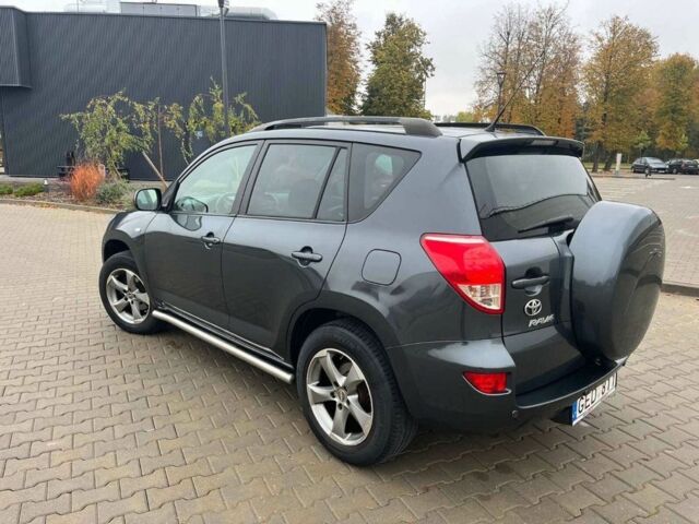 Серый Тойота РАВ 4, объемом двигателя 2.2 л и пробегом 350 тыс. км за 5100 $, фото 2 на Automoto.ua