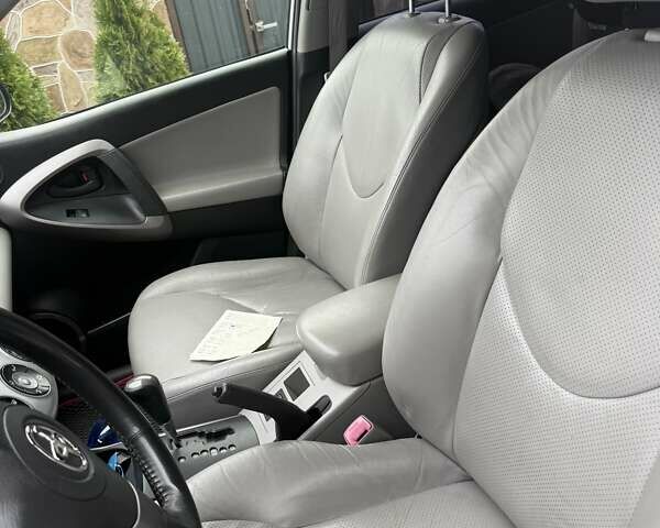 Сірий Тойота РАВ 4, об'ємом двигуна 2.4 л та пробігом 144 тис. км за 11200 $, фото 14 на Automoto.ua