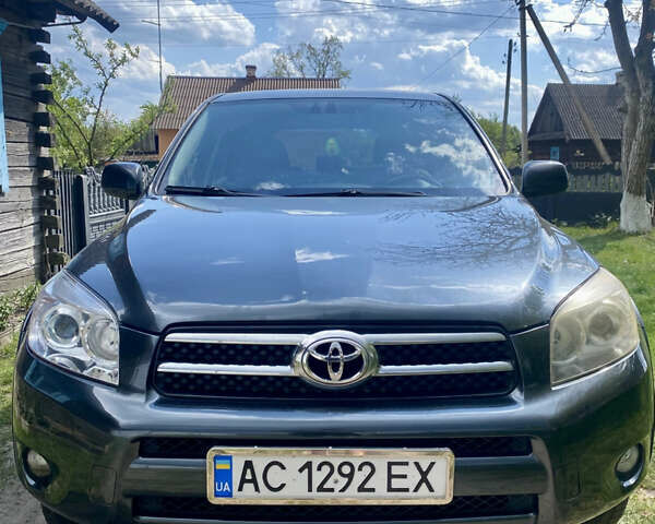 Тойота РАВ 4 2007 у Камінь-Каширський на Automoto.ua Сірий Тойота РАВ 4, об'ємом двигуна 2.23 л та пробігом 232 тис. км за 10400 $, фото 1 на Automoto.ua