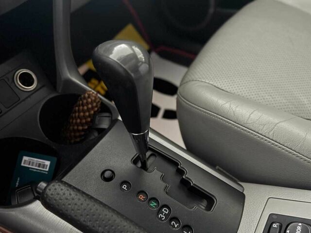 Серый Тойота РАВ 4, объемом двигателя 2.4 л и пробегом 144 тыс. км за 11000 $, фото 16 на Automoto.ua