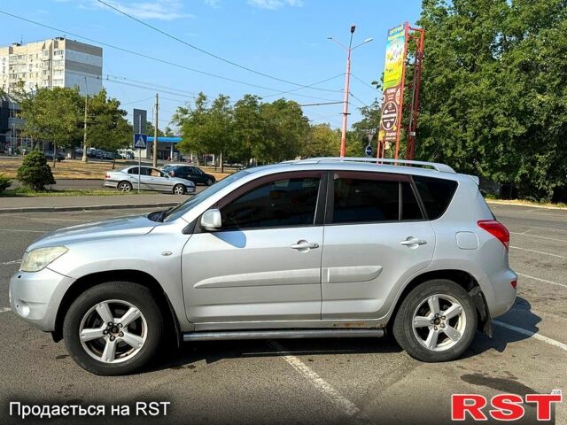 Сірий Тойота РАВ 4, об'ємом двигуна 2 л та пробігом 240 тис. км за 7500 $, фото 5 на Automoto.ua