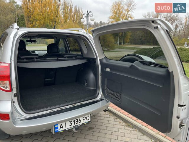 Серый Тойота РАВ 4, объемом двигателя 2 л и пробегом 219 тыс. км за 10500 $, фото 10 на Automoto.ua