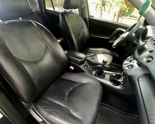 Тойота РАВ 4 2007 у Камінь-Каширський на Automoto.ua Сірий Тойота РАВ 4, об'ємом двигуна 2.23 л та пробігом 232 тис. км за 10400 $, фото 16 на Automoto.ua