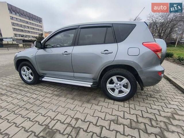 Серый Тойота РАВ 4, объемом двигателя 2.2 л и пробегом 265 тыс. км за 9400 $, фото 3 на Automoto.ua