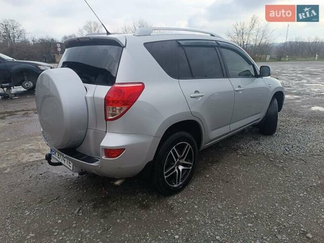 Серый Тойота РАВ 4, объемом двигателя 2.23 л и пробегом 283 тыс. км за 8500 $, фото 2 на Automoto.ua