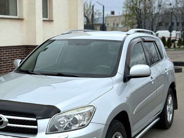 Серый Тойота РАВ 4, объемом двигателя 20 л и пробегом 172 тыс. км за 9300 $, фото 1 на Automoto.ua