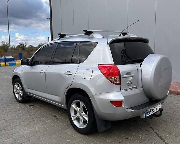 Сірий Тойота РАВ 4, об'ємом двигуна 2.2 л та пробігом 244 тис. км за 9500 $, фото 6 на Automoto.ua