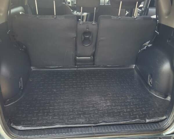 Сірий Тойота РАВ 4, об'ємом двигуна 2 л та пробігом 200 тис. км за 9500 $, фото 8 на Automoto.ua