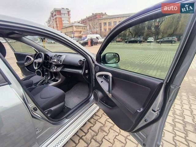 Серый Тойота РАВ 4, объемом двигателя 2.2 л и пробегом 265 тыс. км за 9400 $, фото 22 на Automoto.ua