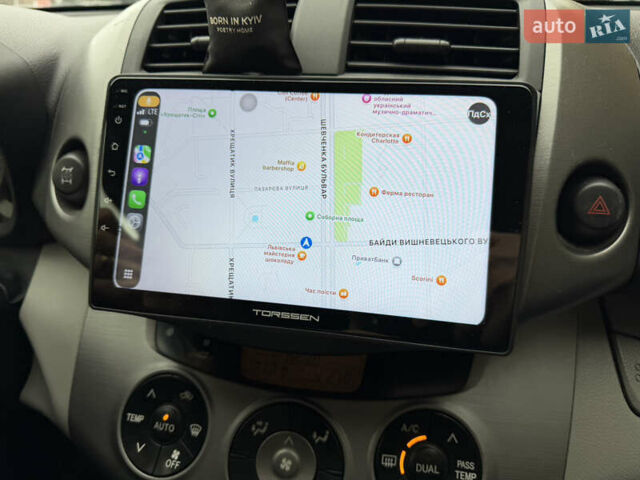 Серый Тойота РАВ 4, объемом двигателя 2.4 л и пробегом 174 тыс. км за 11700 $, фото 12 на Automoto.ua