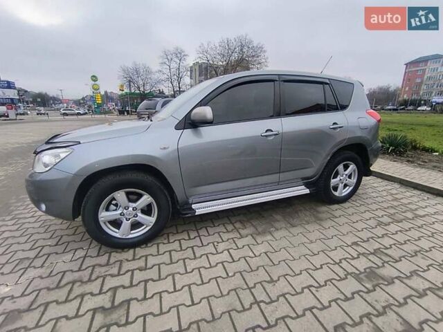 Серый Тойота РАВ 4, объемом двигателя 2.2 л и пробегом 265 тыс. км за 9400 $, фото 2 на Automoto.ua