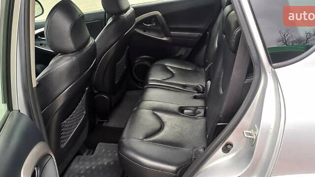 Сірий Тойота РАВ 4, об'ємом двигуна 2.4 л та пробігом 194 тис. км за 11900 $, фото 12 на Automoto.ua