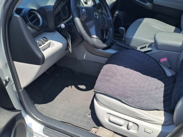 Серый Тойота РАВ 4, объемом двигателя 2.4 л и пробегом 273 тыс. км за 9500 $, фото 11 на Automoto.ua