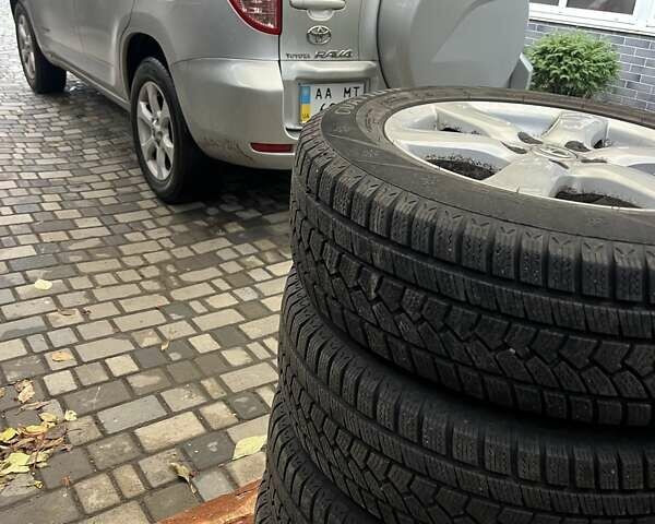 Серый Тойота РАВ 4, объемом двигателя 2.4 л и пробегом 143 тыс. км за 8500 $, фото 32 на Automoto.ua