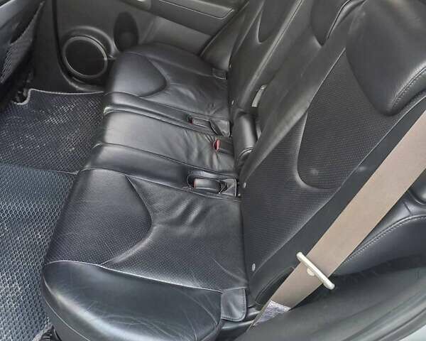 Серый Тойота РАВ 4, объемом двигателя 0 л и пробегом 282 тыс. км за 7700 $, фото 6 на Automoto.ua