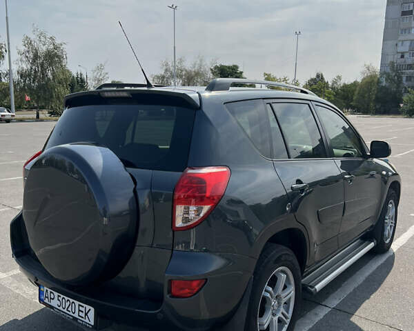 Серый Тойота РАВ 4, объемом двигателя 2 л и пробегом 213 тыс. км за 9800 $, фото 5 на Automoto.ua