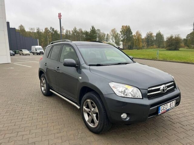 Серый Тойота РАВ 4, объемом двигателя 2.2 л и пробегом 350 тыс. км за 5100 $, фото 1 на Automoto.ua