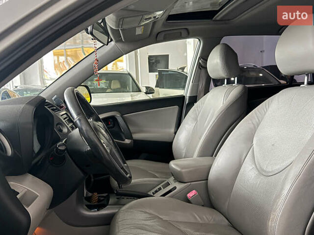 Сірий Тойота РАВ 4, об'ємом двигуна 2.36 л та пробігом 144 тис. км за 11000 $, фото 8 на Automoto.ua