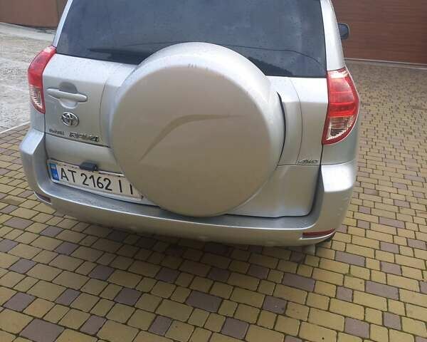 Серый Тойота РАВ 4, объемом двигателя 2.4 л и пробегом 282 тыс. км за 7900 $, фото 9 на Automoto.ua