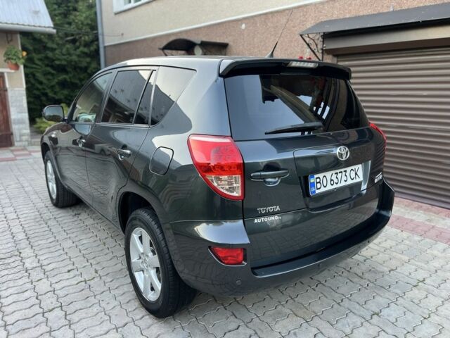 Сірий Тойота РАВ 4, об'ємом двигуна 2.2 л та пробігом 216 тис. км за 8200 $, фото 9 на Automoto.ua