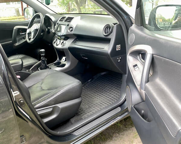 Тойота РАВ 4 2007 у Камінь-Каширський на Automoto.ua Сірий Тойота РАВ 4, об'ємом двигуна 2.23 л та пробігом 232 тис. км за 10400 $, фото 15 на Automoto.ua