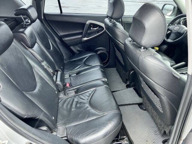 Серый Тойота РАВ 4, объемом двигателя 2 л и пробегом 226 тыс. км за 7999 $, фото 18 на Automoto.ua